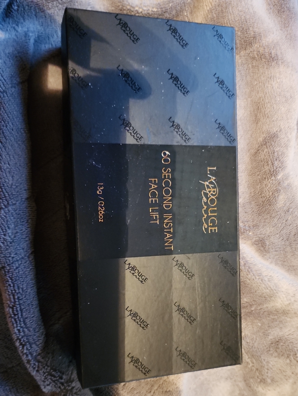 LaRouge 60 Second Instant Face Lift - Black Packaging